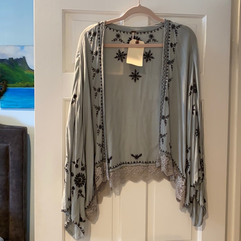 NWT Free People kimono top with lace detail 👘